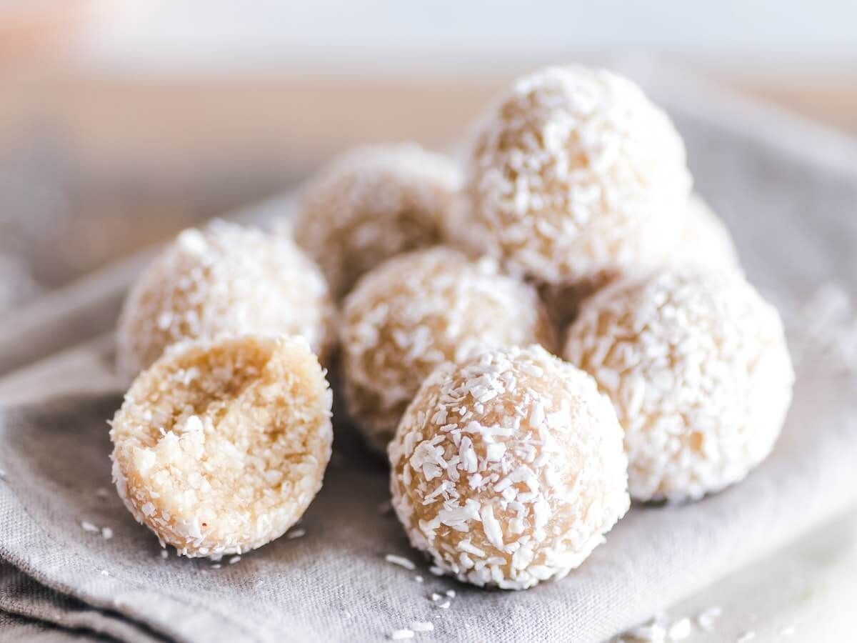 carrot cake bliss balls
