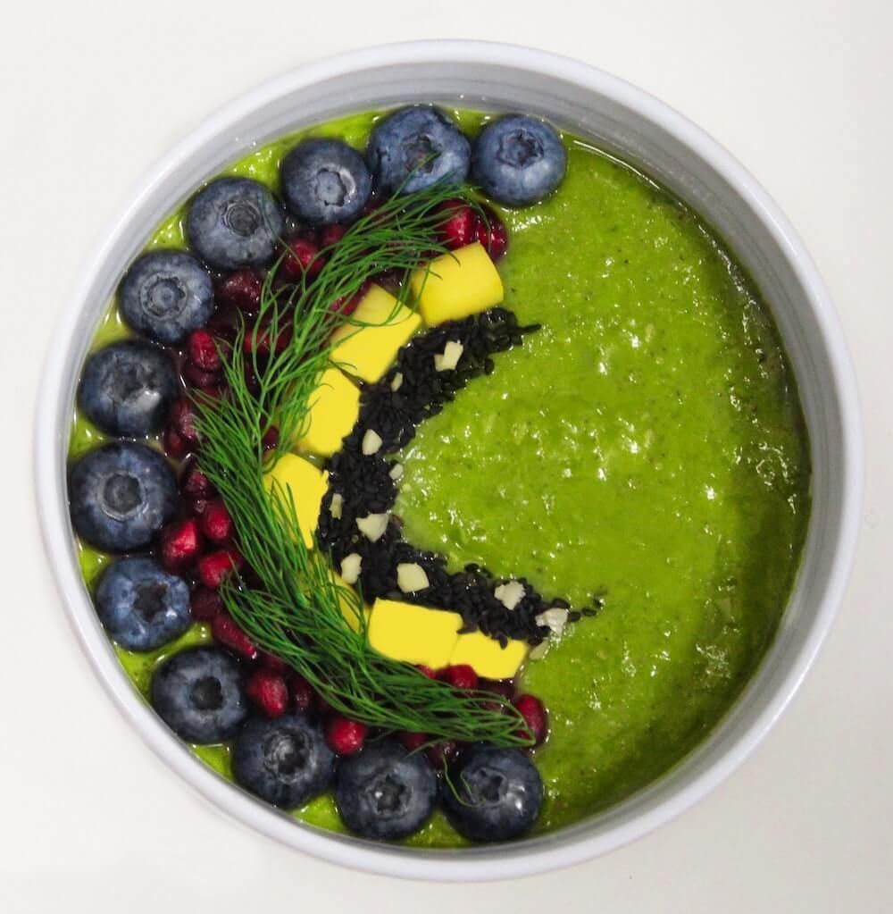 green smoothie bowl