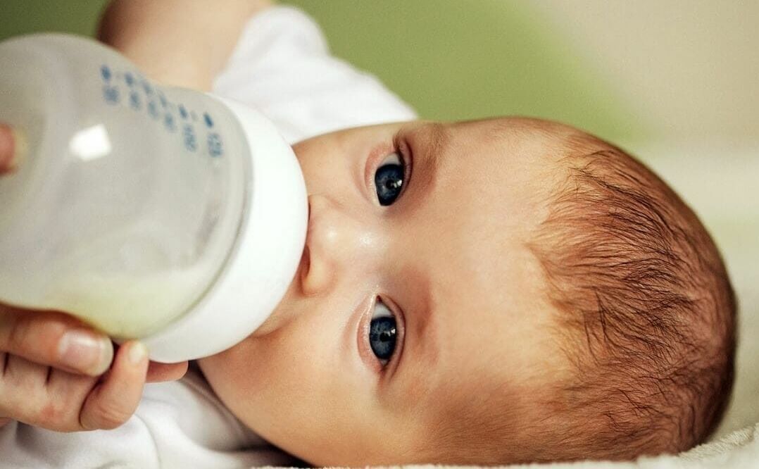 pros & cons of baby bottles: glass vs silicone vs plastic in Louisville, KY pros & cons of baby bottles: glass vs silicone vs plastic in Louisville, KY