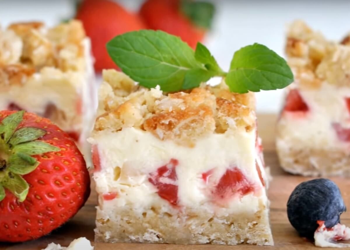 strawberry cream bars