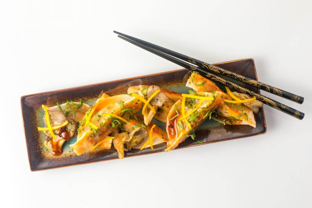 tasty vegan potstickers with mushrooms & corn