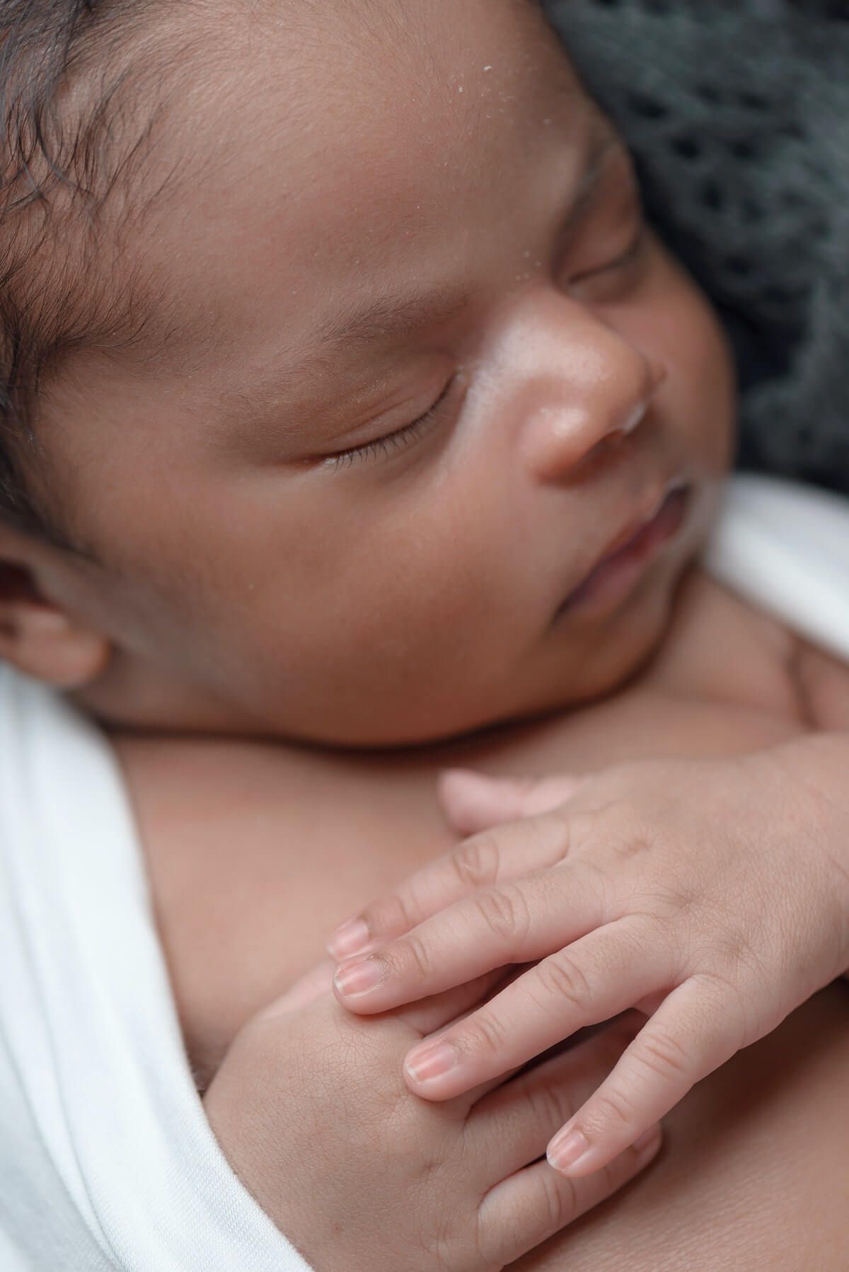 ten tips for visiting a newborn