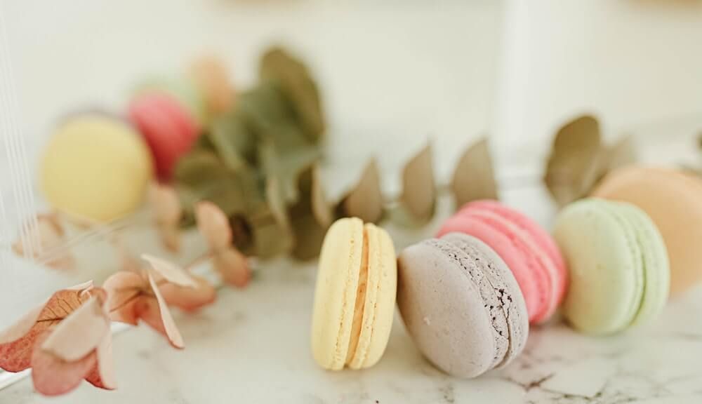 delicious and easy vegan aquafaba macarons