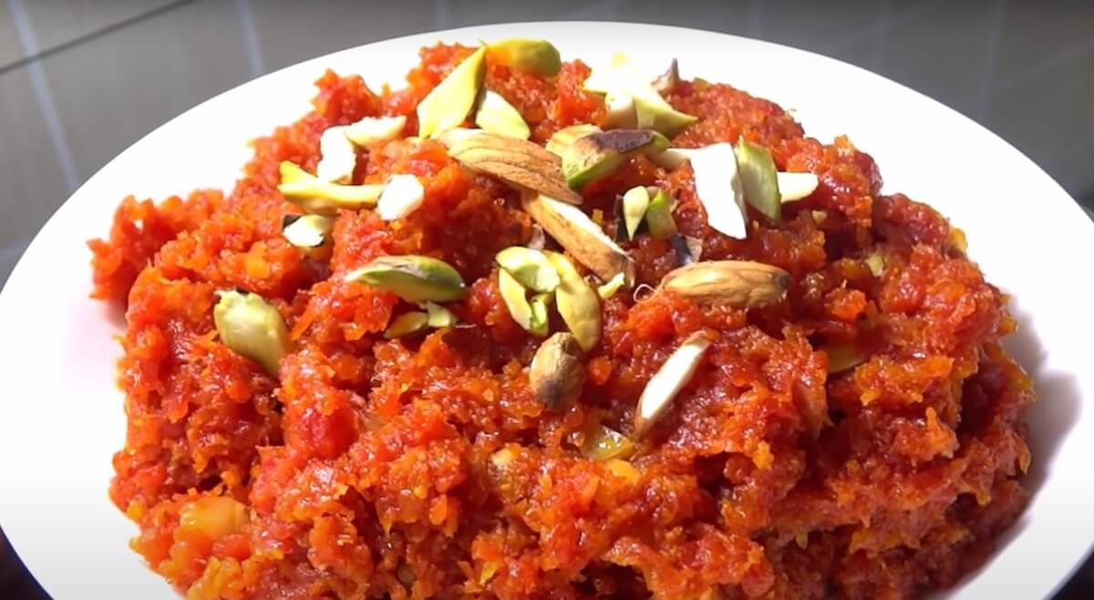 vegan indian dessert: carrot pudding or ‘gajar halwa’